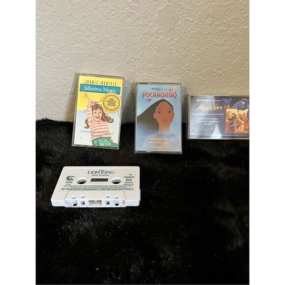 Pocahontas Aladdin lion king Cassette Tape  Walt Disney Soundtrack - Picture 1 of 5